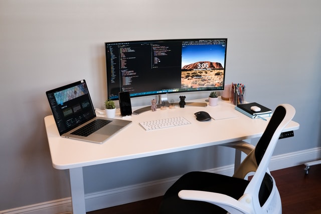 10 Desk Setup Ideas for Home Office for 2023